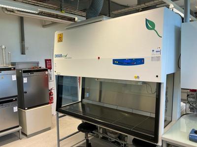 Overview picture of 2014 ENVAIR eco safe Comfort biological safety cabinet